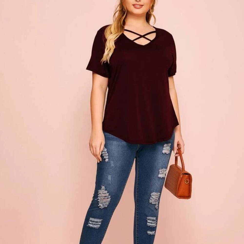 Plus size crisscross blouse - Picture 5 of 10